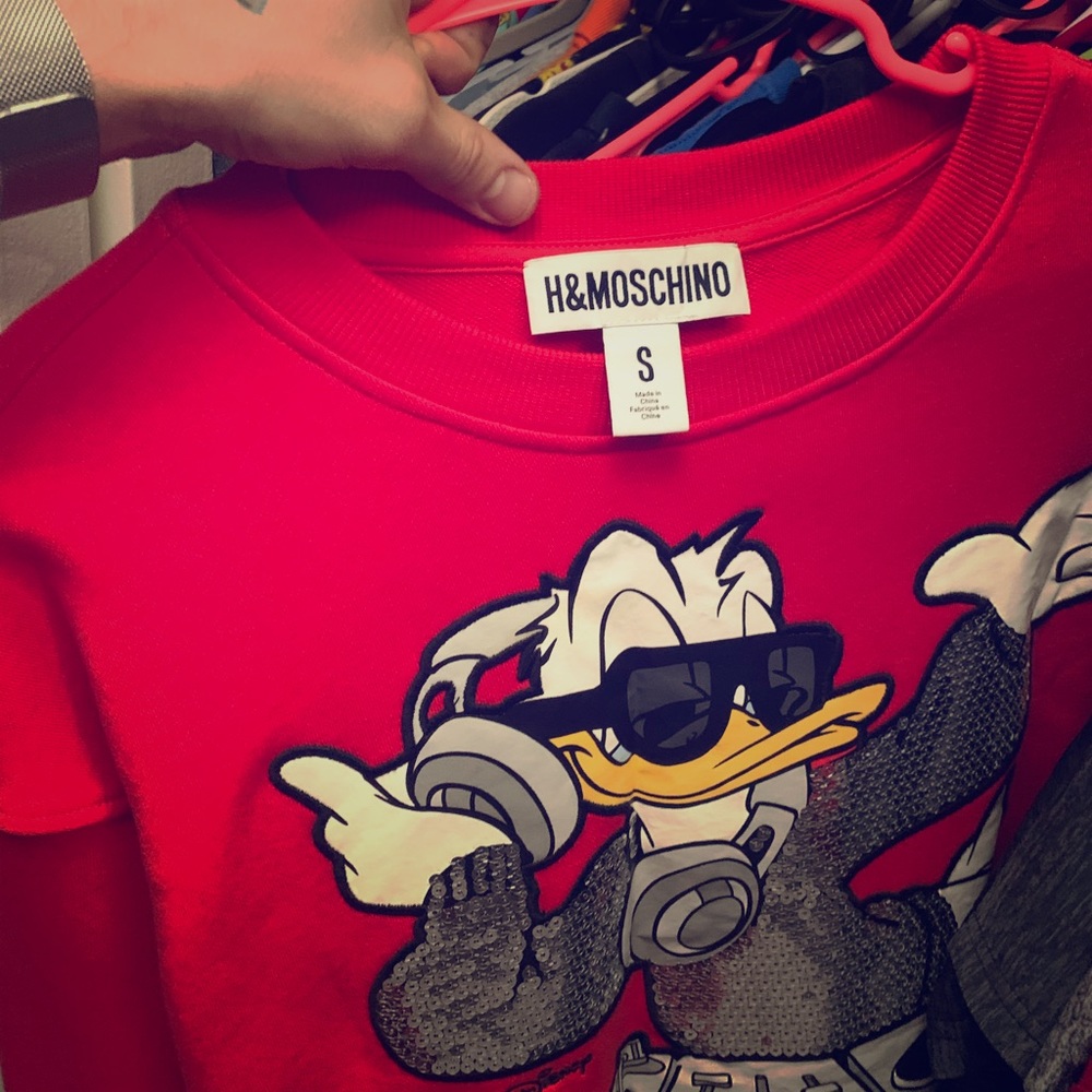 Moschino Donald Duck Pullover (rare) sold out